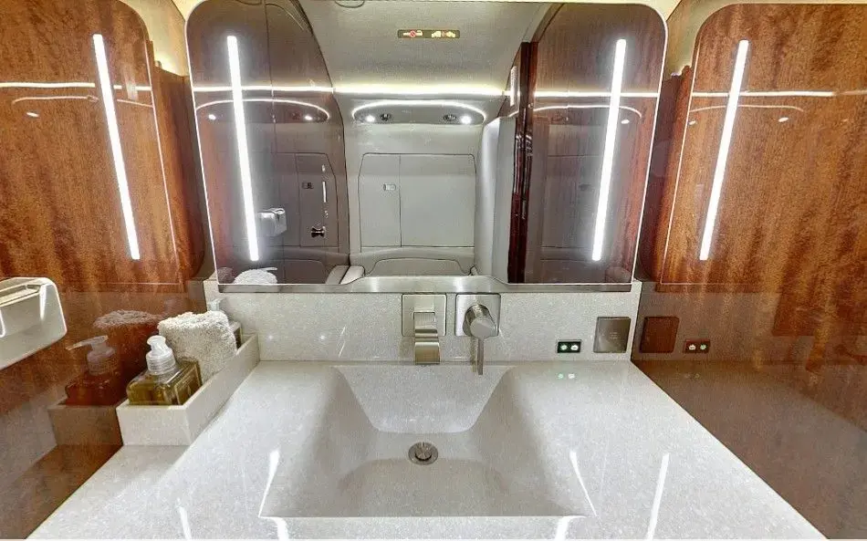 Bombardier Challenger 350 inside