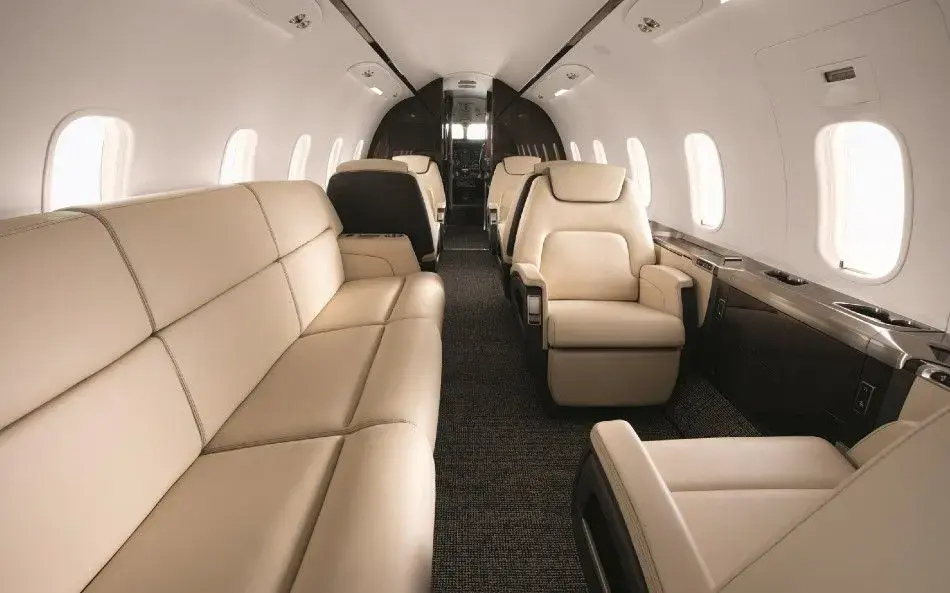 Bombardier Challenger 350 seats