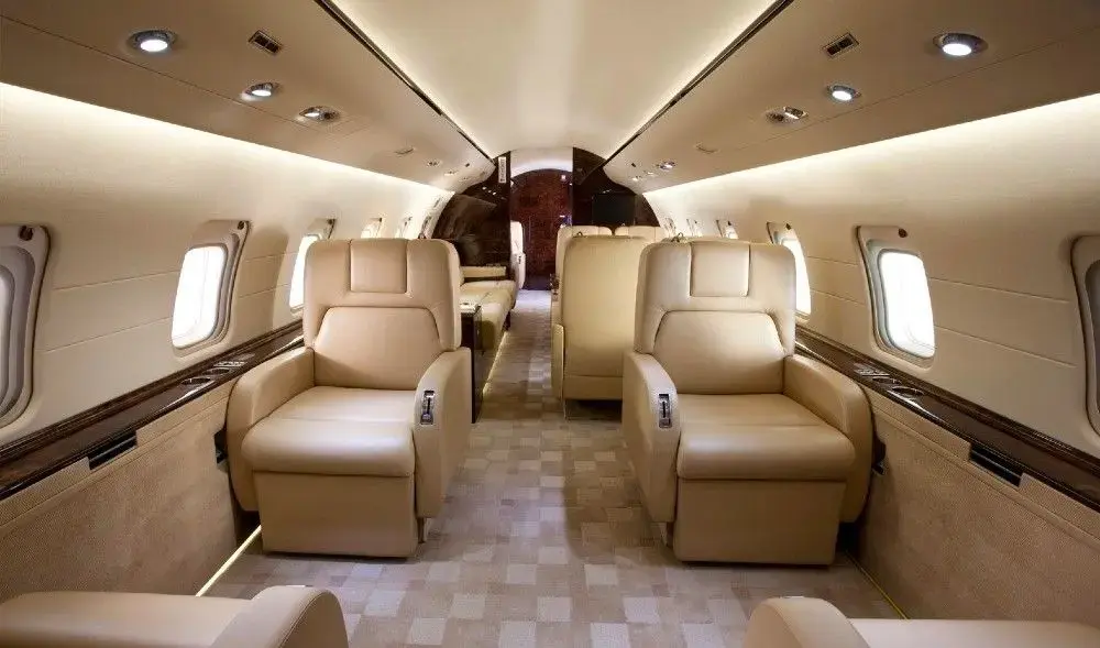 Bombardier Challenger 850 inside