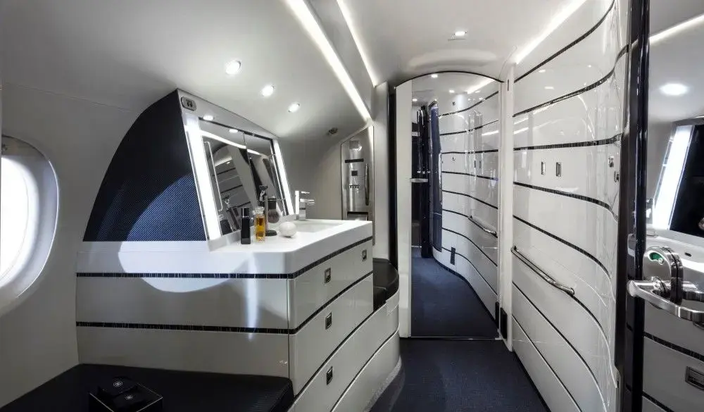 Dassault Falcon 8X inside v2