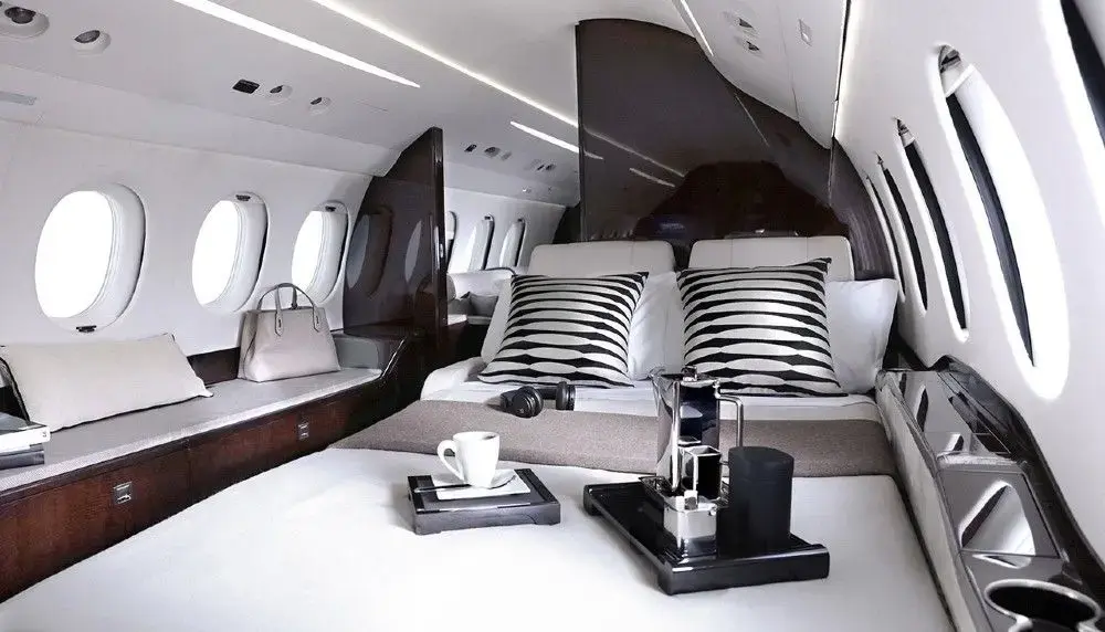 Dassault Falcon 8X inside
