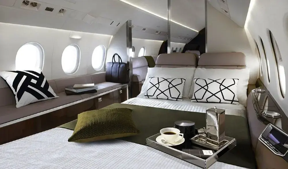 Dassault Falcon 900 cabine