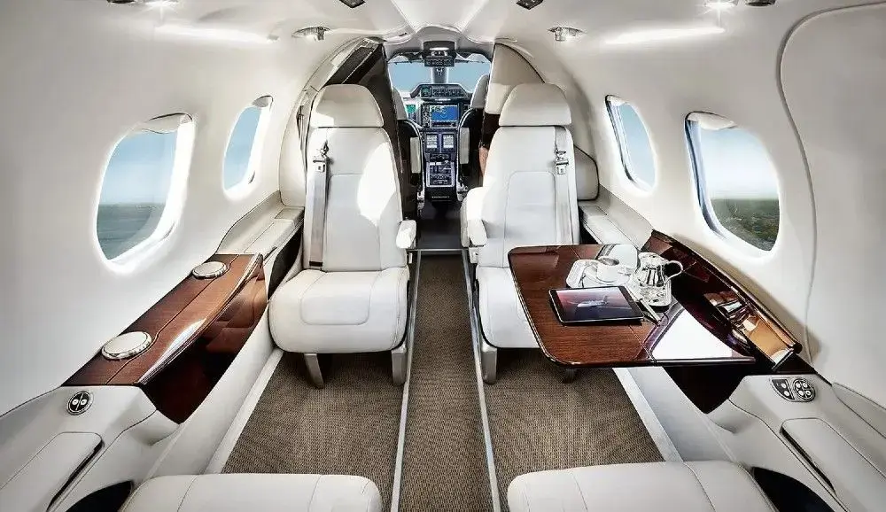Embraer Phenom 100 inside