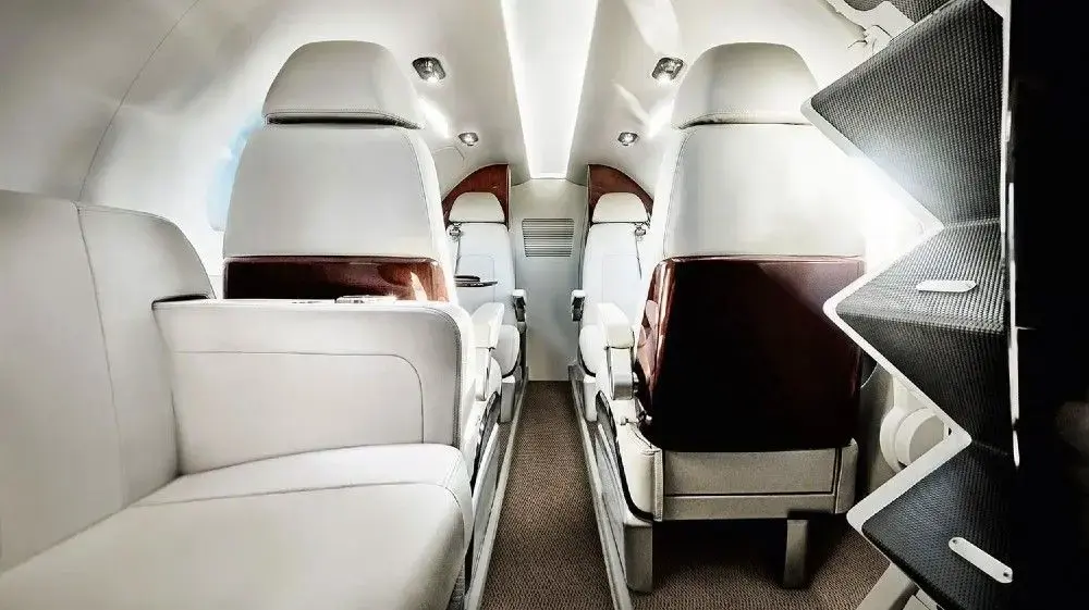 Embraer Phenom 100 seats