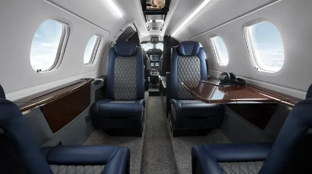 Embraer Phenom 300 inside