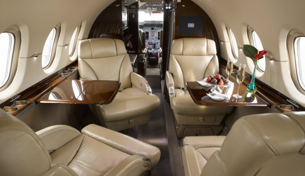 Interni dell'Hawker 900 XP