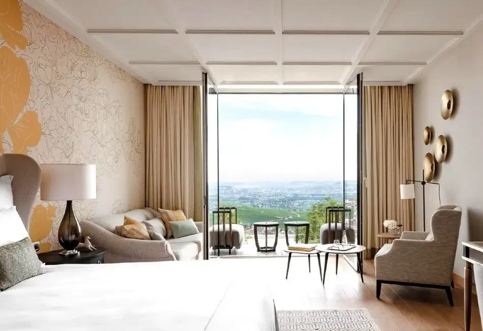 Royal Champagne Hotel & Spa